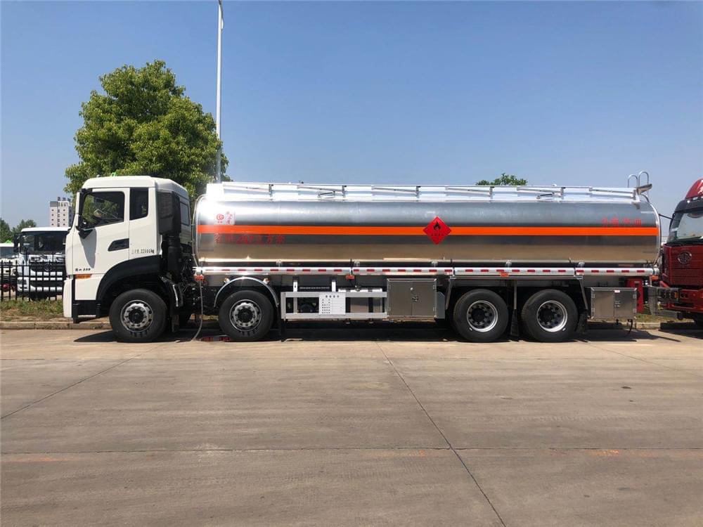 25.2 東風(fēng)天龍前四后八鋁合金運油車