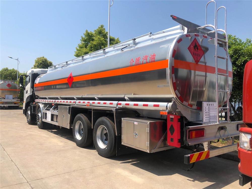 25.2 東風(fēng)天龍前四后八鋁合金運油車