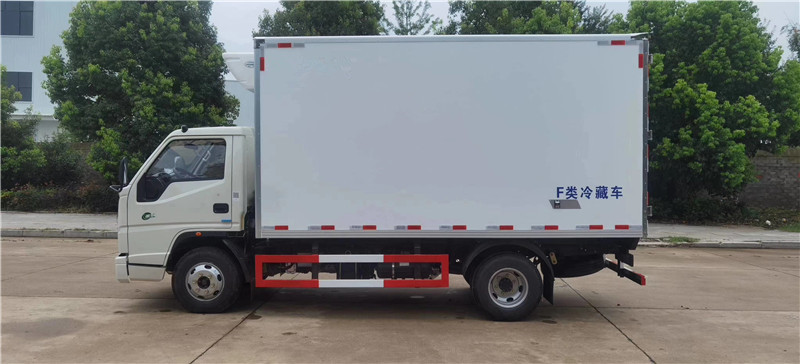 江鈴順達寬體4.2米冷藏車