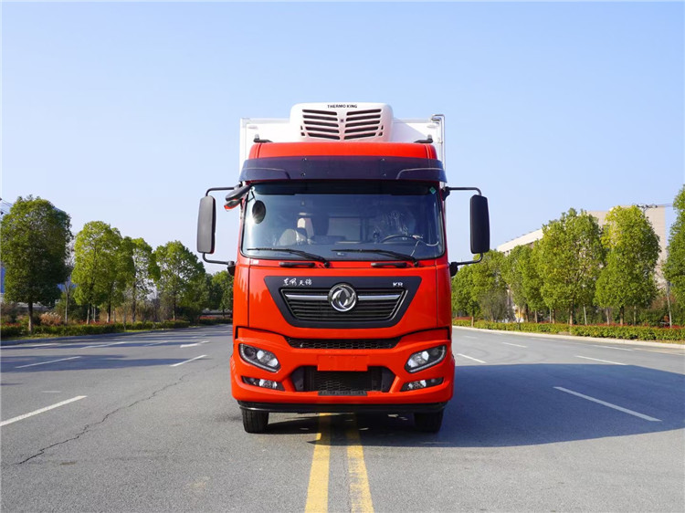 東風天錦KR高頂雙臥6.8米冷藏車