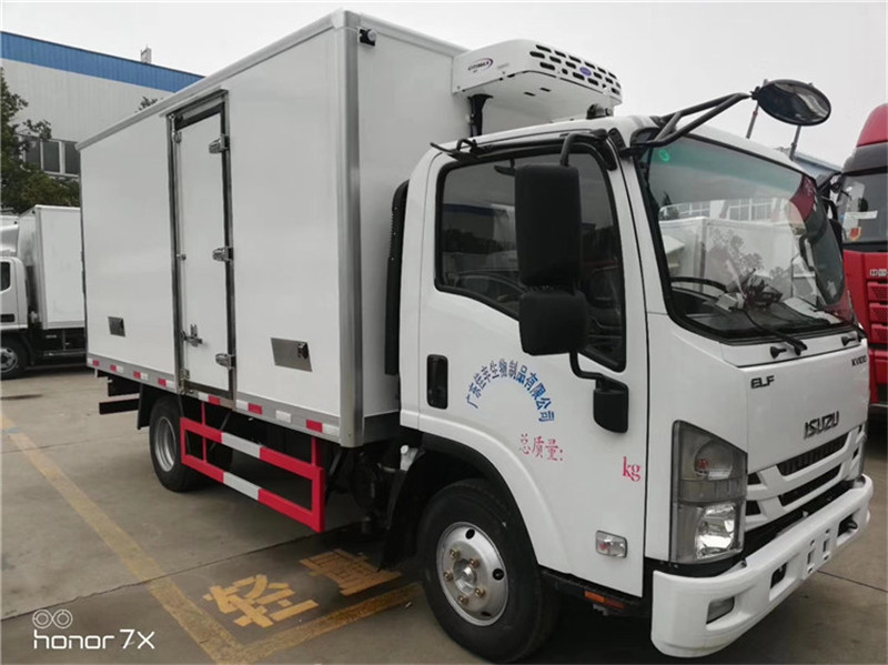 慶鈴五十鈴KV100藍(lán)牌冷藏車