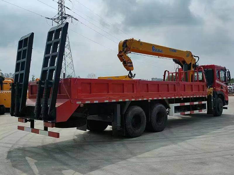 東風(fēng)DV5后八輪隨車吊