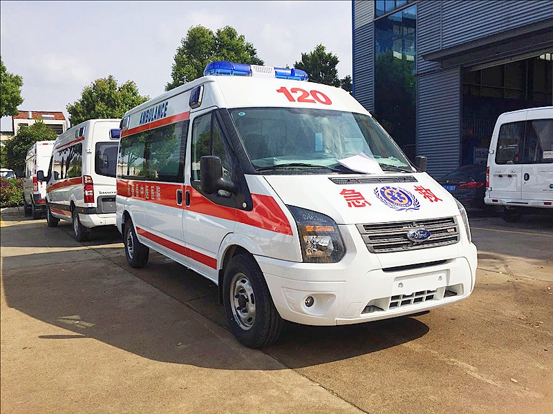福特新時(shí)代V348長(zhǎng)軸中頂救護(hù)車