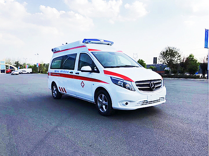 奔馳監護型救護車