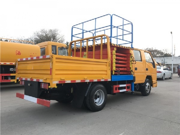 江鈴10米剪叉式升降平臺高空作業(yè)車