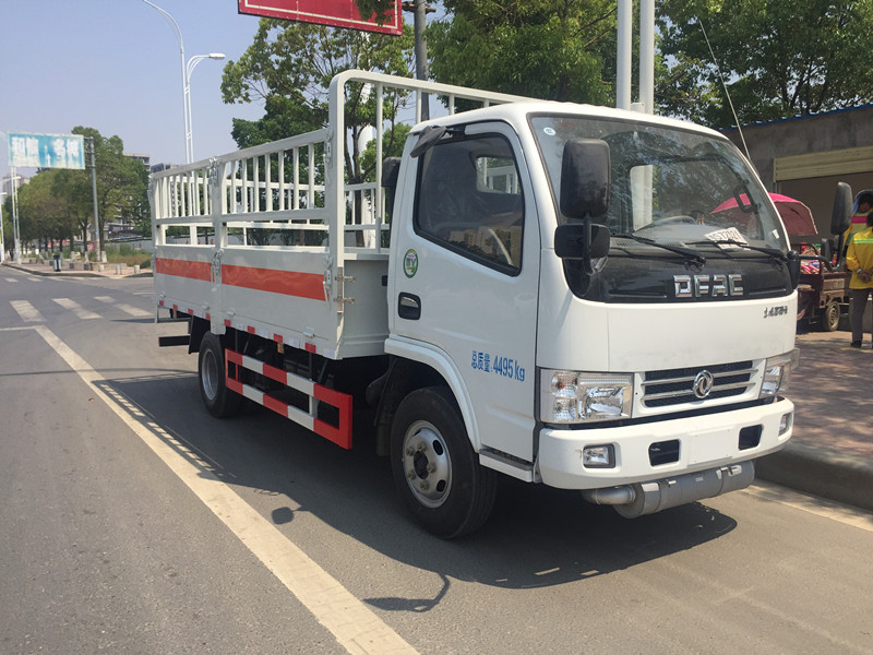 東風(fēng)多利卡4.1米(藍(lán)牌)氣瓶車(chē)